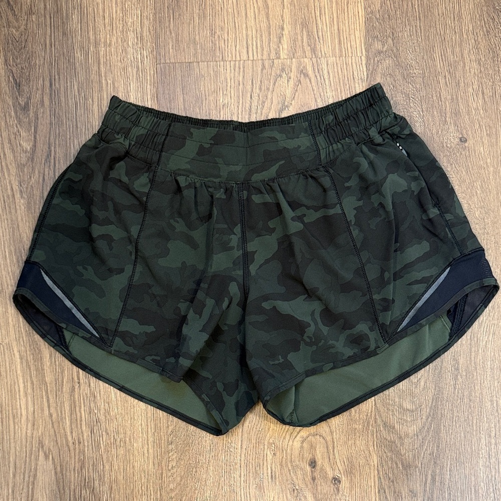 Lululemon Hotty Hot MR Shorts